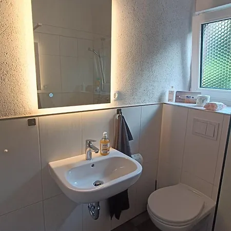 Deisterferien, 5 Minuten Zur Landesgartenschau, Hunde Kosten Extra,terrasse, Netflix, Wlan, A2, B65, Bis 8 Personen Appartement