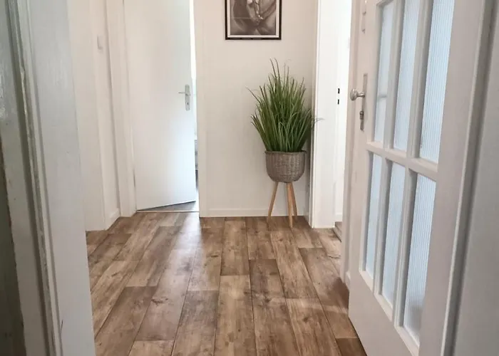 Deisterferien, 5 Minuten Zur Landesgartenschau, Hunde Kosten Extra,terrasse, Netflix, Wlan, A2, B65, Bis 8 Personen *
